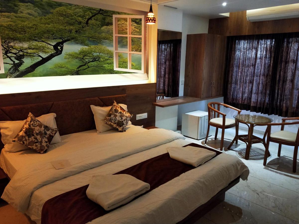 Hotel The Grand Piano - Best Business Hotel In Patan Eksteriør bilde