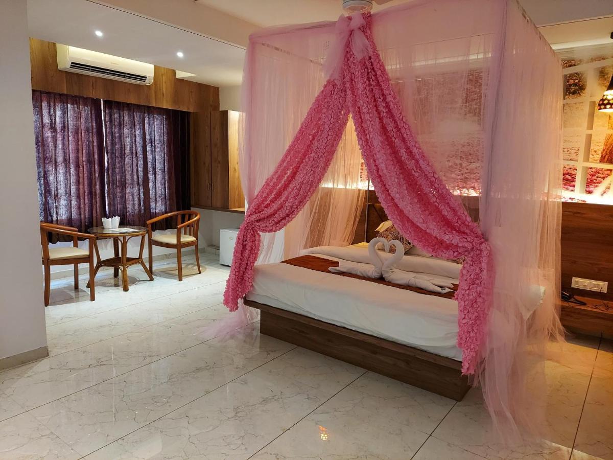 Hotel The Grand Piano - Best Business Hotel In Patan Eksteriør bilde
